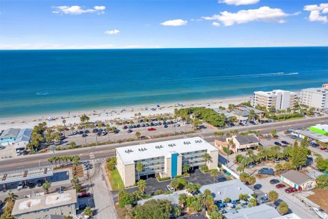 Condominio en venta en Madeira Beach, Florida, 2 dormitorios, 106.84 m2 № 1913233 - foto 2