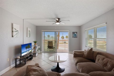 Condominio en venta en Madeira Beach, Florida, 2 dormitorios, 106.84 m2 № 1913233 - foto 18