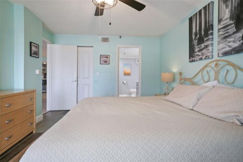 Condominio en venta en Madeira Beach, Florida, 2 dormitorios, 106.84 m2 № 1913233 - foto 21