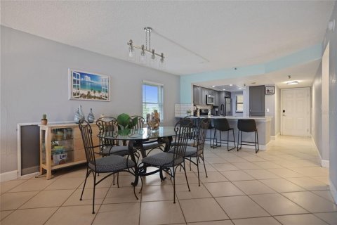 Condominio en venta en Madeira Beach, Florida, 2 dormitorios, 106.84 m2 № 1913233 - foto 12