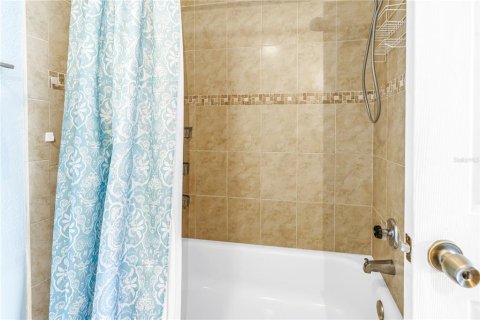 Купить кондоминиум в Сент-Питерсберг, Флорида 3 комнаты, 59.46м2, № 2099077 - фото 16