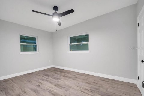 House in Orlando, Florida 3 bedrooms, 123.1 sq.m. № 2208850 - photo 14