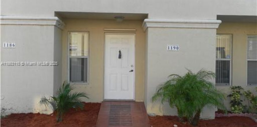 Touwnhouse à Miami, Floride 3 chambres, 121.7 m2 № 1891320
