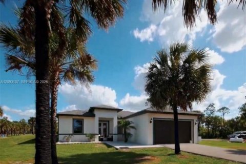 House in Naples, Florida 3 bedrooms № 2378511