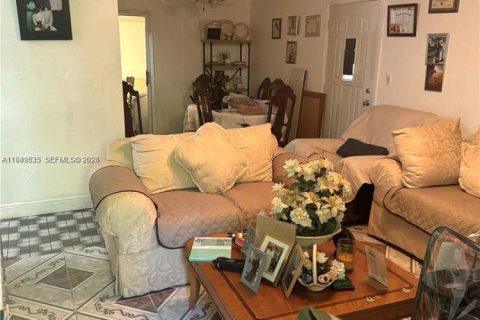 Casa en venta en Miami, Florida, 3 dormitorios, 96.62 m2 № 2000368 - foto 17