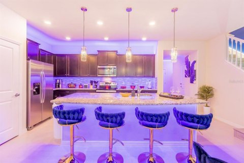 Touwnhouse à vendre à Davenport, Floride: 5 chambres, 213.02 m2 № 2102654 - photo 4