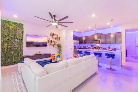 Touwnhouse à vendre à Davenport, Floride: 5 chambres, 213.02 m2 № 2102654 - photo 7