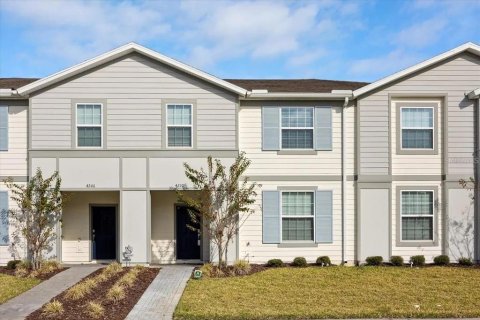 Touwnhouse à Davenport, Floride 5 chambres, 213.02 m2 № 2102654