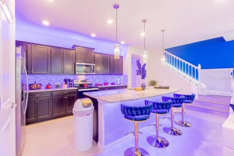 Touwnhouse à vendre à Davenport, Floride: 5 chambres, 213.02 m2 № 2102654 - photo 6