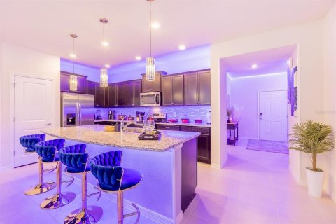 Touwnhouse à vendre à Davenport, Floride: 5 chambres, 213.02 m2 № 2102654 - photo 5