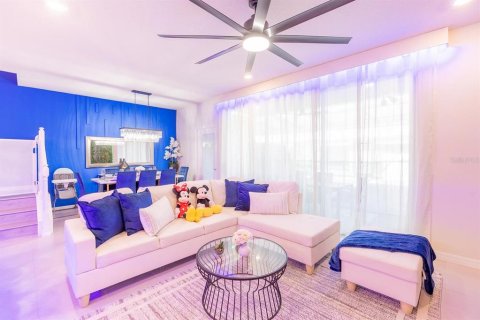 Touwnhouse à vendre à Davenport, Floride: 5 chambres, 213.02 m2 № 2102654 - photo 10