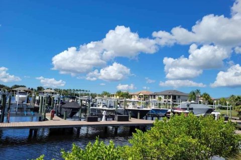 House in Bradenton, Florida 2 bedrooms, 160.81 sq.m. № 2230319 - photo 23