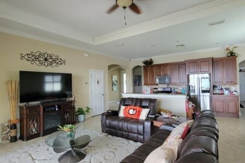 House in Bradenton, Florida 2 bedrooms, 160.81 sq.m. № 2230319 - photo 9
