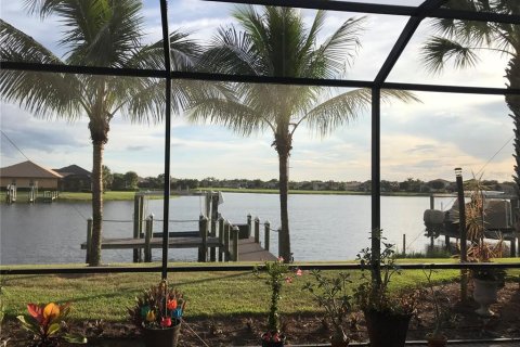House in Bradenton, Florida 2 bedrooms, 160.81 sq.m. № 2230319 - photo 14