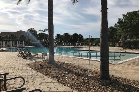 House in Bradenton, Florida 2 bedrooms, 160.81 sq.m. № 2230319 - photo 17