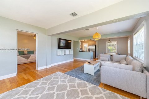 House in Fort Lauderdale, Florida 3 bedrooms, 111.67 sq.m. № 1830500 - photo 8