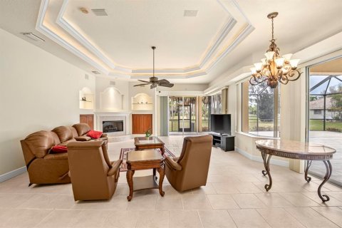 House in Bradenton, Florida 4 bedrooms, 312.06 sq.m. № 2151728 - photo 4