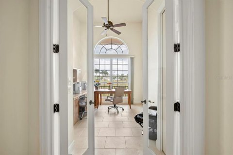 House in Bradenton, Florida 4 bedrooms, 312.06 sq.m. № 2151728 - photo 25