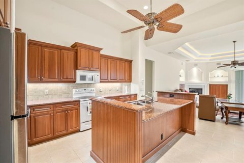 House in Bradenton, Florida 4 bedrooms, 312.06 sq.m. № 2151728 - photo 24