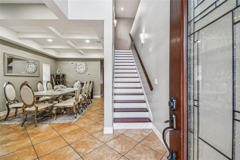House in Saint Petersburg, Florida 4 bedrooms, 199.28 sq.m. № 1882808 - photo 5