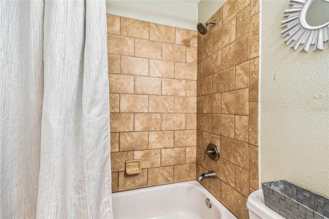 House in Saint Petersburg, Florida 4 bedrooms, 199.28 sq.m. № 1882808 - photo 20