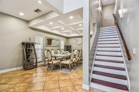 House in Saint Petersburg, Florida 4 bedrooms, 199.28 sq.m. № 1882808 - photo 7