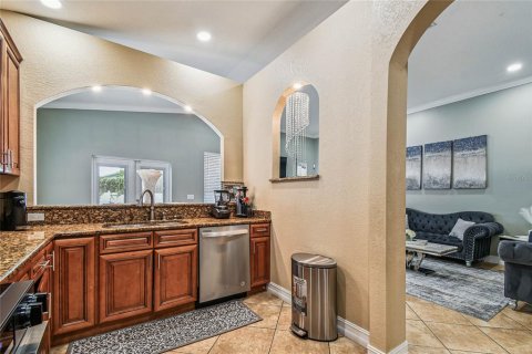 House in Saint Petersburg, Florida 4 bedrooms, 199.28 sq.m. № 1882808 - photo 13