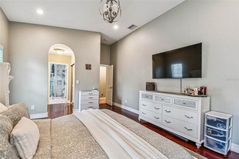 House in Saint Petersburg, Florida 4 bedrooms, 199.28 sq.m. № 1882808 - photo 27