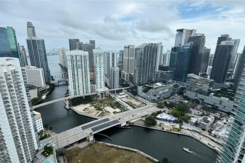 Condo in Miami, Florida, 3 bedrooms  № 1865511 - photo 1