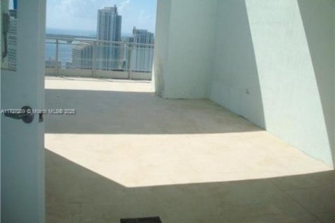 Condo in Miami, Florida, 3 bedrooms  № 1865511 - photo 13