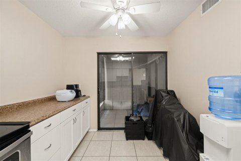 Condo in Sarasota, Florida, 2 bedrooms  № 2240002 - photo 20