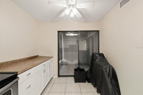 Condo in Sarasota, Florida, 2 bedrooms  № 2240002 - photo 19
