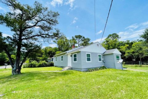 House in Jacksonville, Florida 4 bedrooms, 116.13 sq.m. № 770755 - photo 1