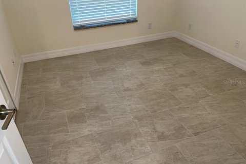 Villa ou maison à louer à North Port, Floride: 3 chambres, 132.57 m2 № 2406483 - photo 7