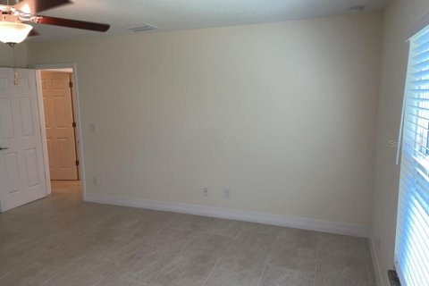 Villa ou maison à louer à North Port, Floride: 3 chambres, 132.57 m2 № 2406483 - photo 9