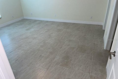 Villa ou maison à louer à North Port, Floride: 3 chambres, 132.57 m2 № 2406483 - photo 8