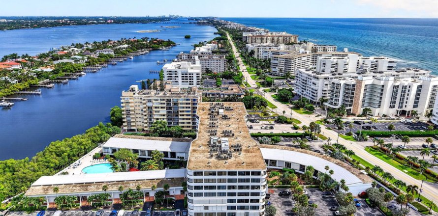 Condo in South Palm Beach, Florida, 1 bedroom № 2246097