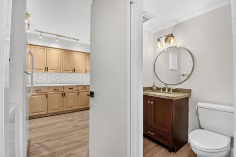 Condo in South Palm Beach, Florida, 1 bedroom № 2246097 - photo 11