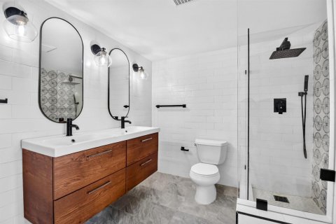 Condo in South Palm Beach, Florida, 1 bedroom № 2246097 - photo 25