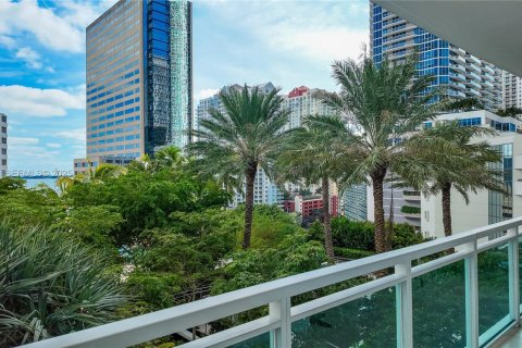 Купить кондоминиум в Майами, Флорида 2 спальни, 103.4м2, № 1988315 - фото 5