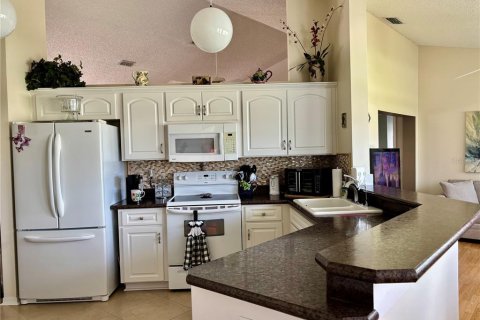 Купить виллу или дом в Сан-Сити-Центр, Флорида 6 комнат, 147.99м2, № 1916777 - фото 10