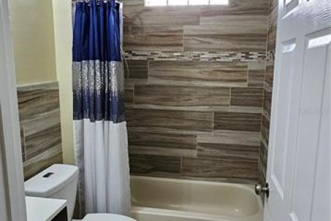 Casa en venta en Kissimmee, Florida, 3 dormitorios, 111.95 m2 № 1657736 - foto 21