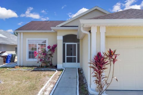 House in Kissimmee, Florida 3 bedrooms, 111.95 sq.m. № 1657736 - photo 3