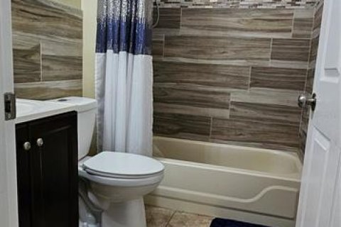 House in Kissimmee, Florida 3 bedrooms, 111.95 sq.m. № 1657736 - photo 18