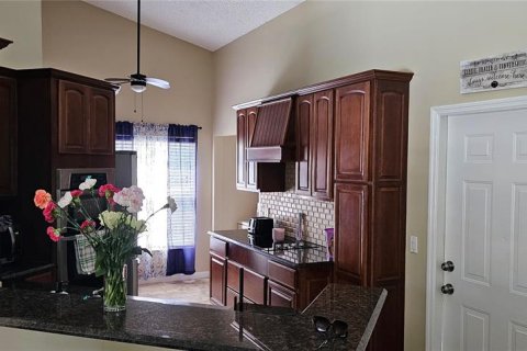 House in Kissimmee, Florida 3 bedrooms, 111.95 sq.m. № 1657736 - photo 12