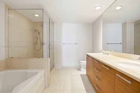 Купить кондоминиум в Майами, Флорида 4 спальни, 284.19м2, № 2086065 - фото 18