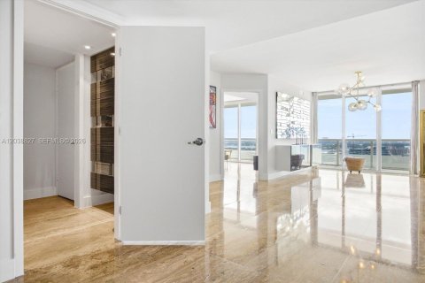 Купить кондоминиум в Майами, Флорида 4 спальни, 284.19м2, № 2086065 - фото 13