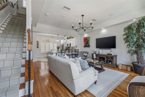 Adosado en venta en Tampa, Florida, 3 dormitorios, 200.2 m2 № 2096148 - foto 14