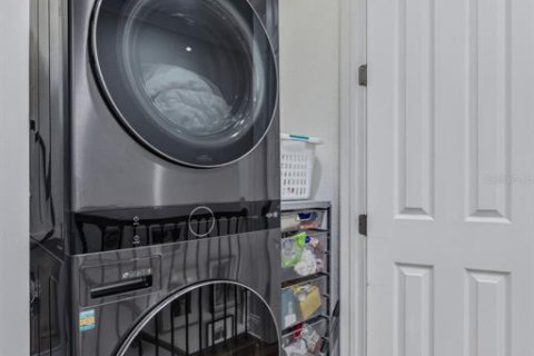 Adosado en venta en Tampa, Florida, 3 dormitorios, 200.2 m2 № 2096148 - foto 19