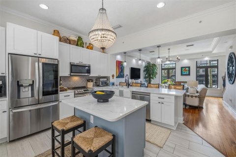 Adosado en venta en Tampa, Florida, 3 dormitorios, 200.2 m2 № 2096148 - foto 8